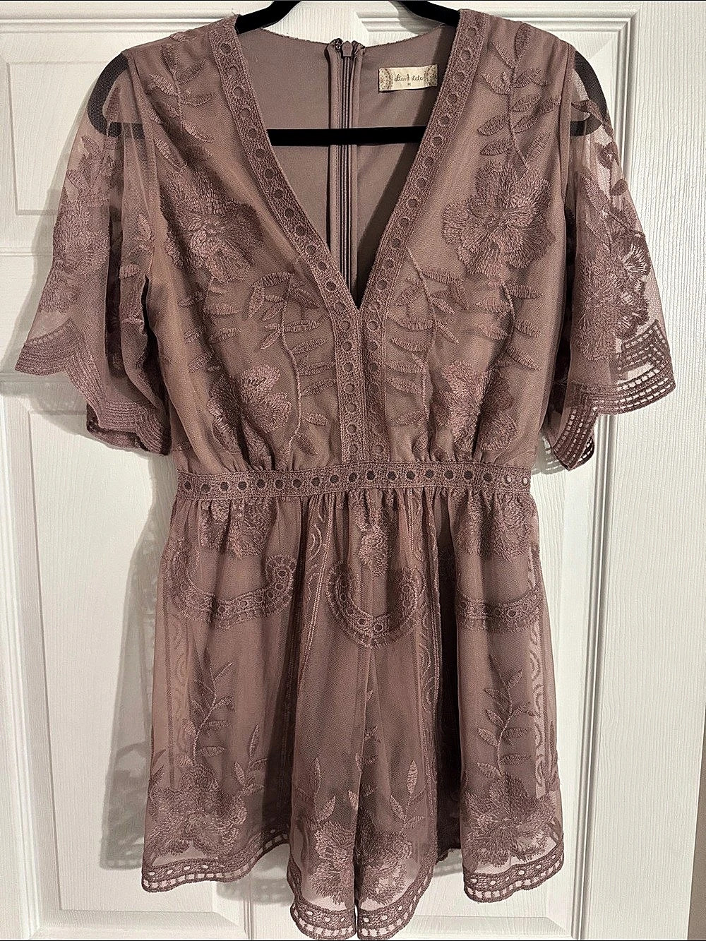 altard state Floral Lace Mini Romper in Pink Size Medium Like New